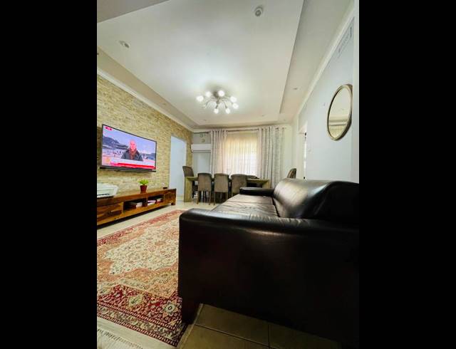 2 BEDROOM HOUSE FOR SALE IN WOODLANDS